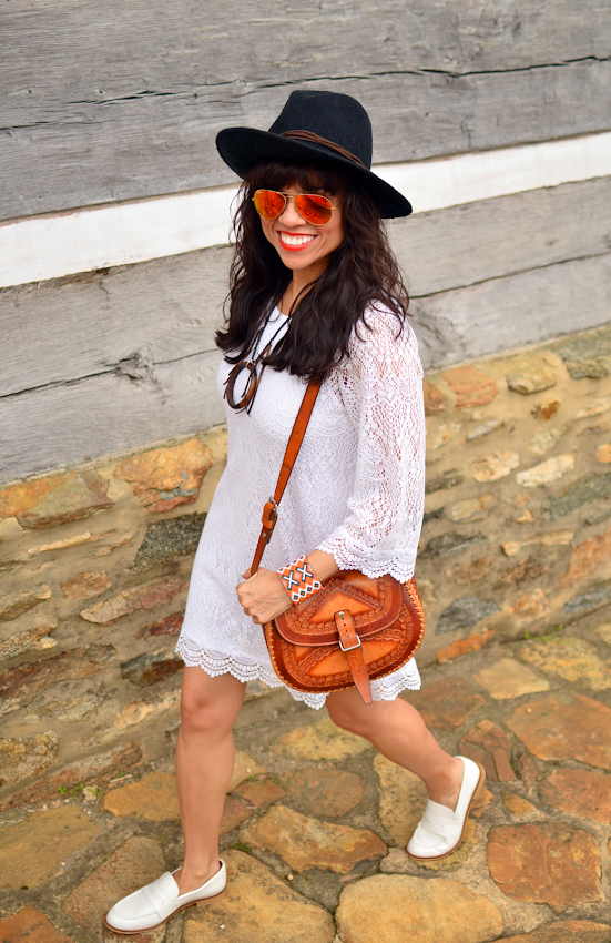 Outfit with white loafers 