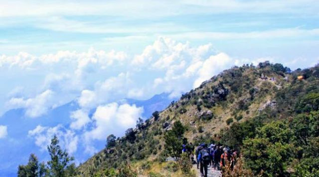Mitos dan Misteri di Gunung Lawu Karanganyar Jawa Tengah