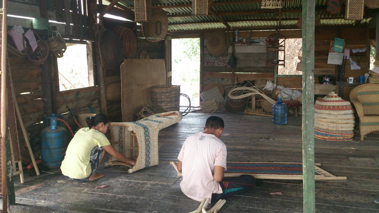 INDUSTRI MEBEL DI PEKANBARU : DONA ROTAN