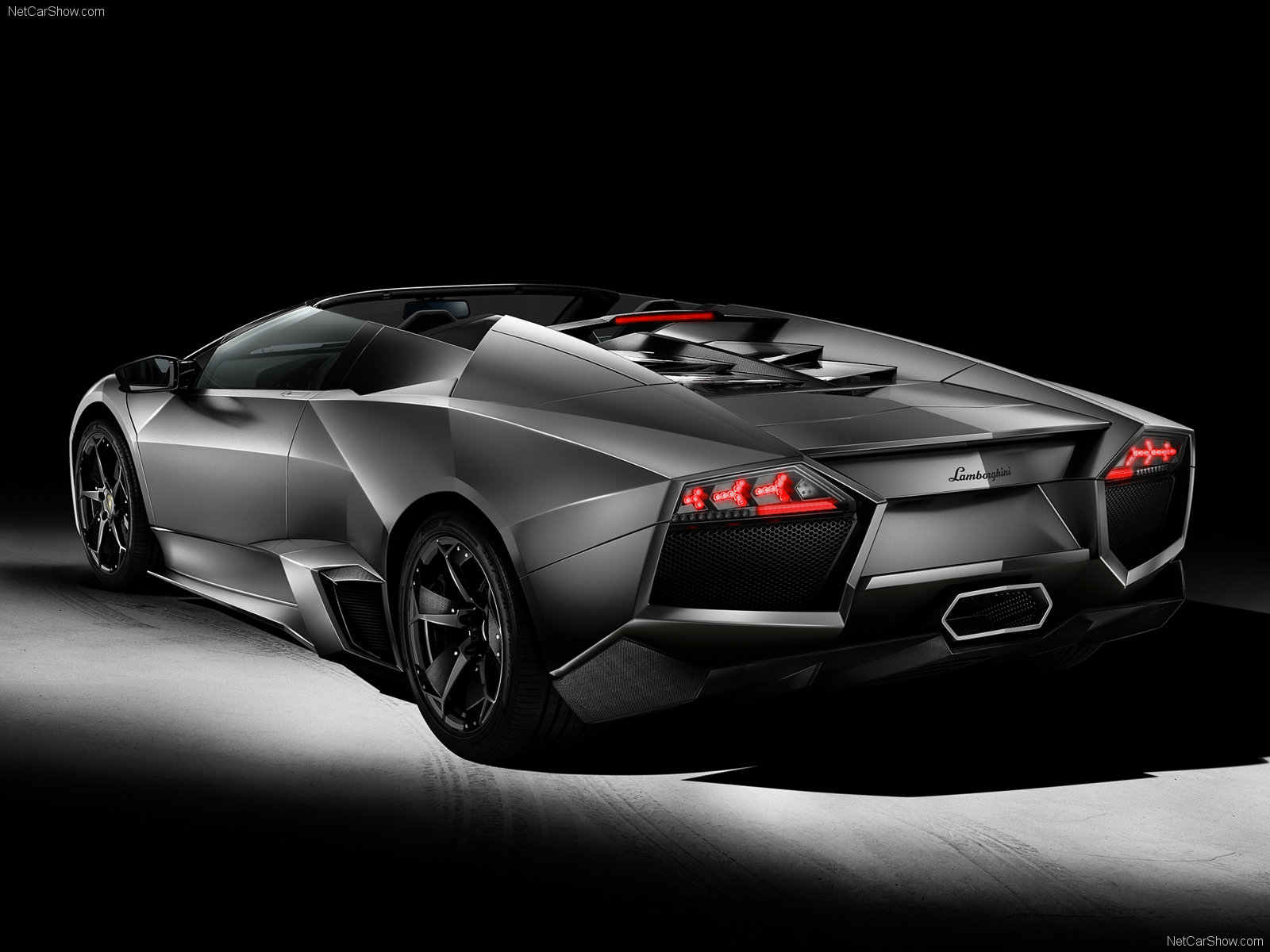 Lamborghini Wallpaper HD: Lamborghini Reventon wallpaper