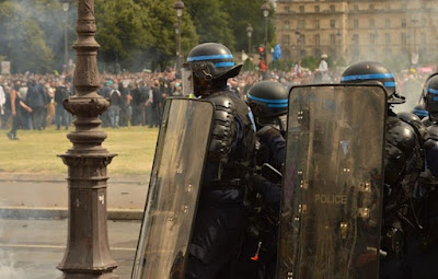 تزايد,الاحتجاجات,في,فرنسا,ضد,التلقيح,الإجباري,ضد,كورونا