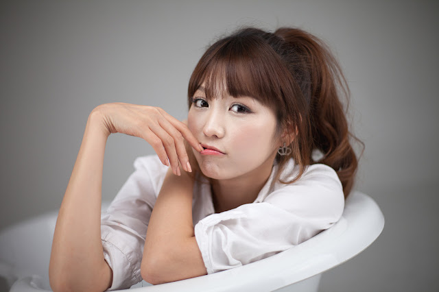 8 Lee Eun Hye - White Shirt and Bath Tub-very cute asian girl-girlcute4u.blogspot.com