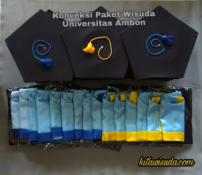 Toga wisuda universitas Ambon