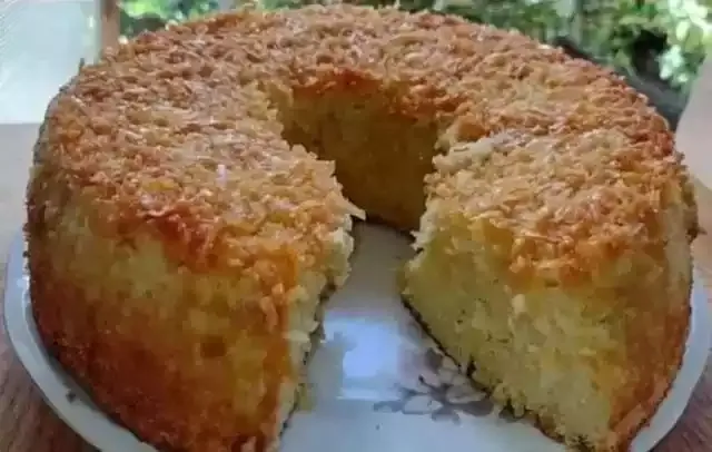 Receita super fácil de Bolo de Coco