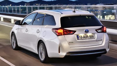 Toyota conductor feliz Auris Hybrid Touring Sports