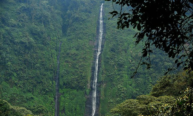 Wisata Air Tejun Tretes Jombang