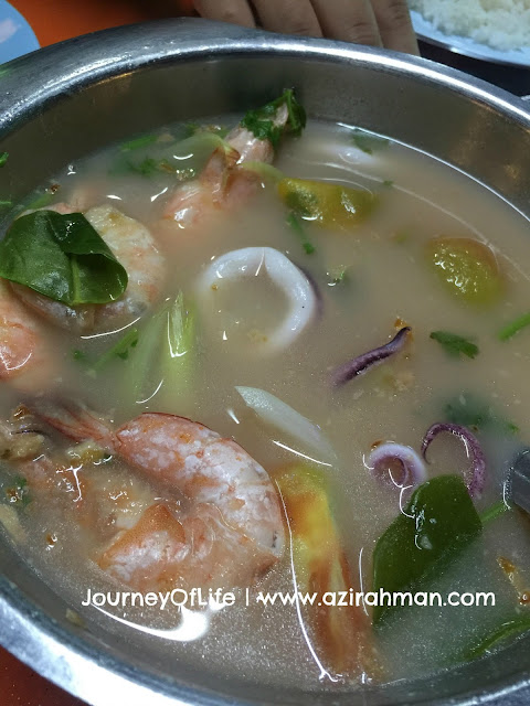 makan malam di bangkok tom yam bayan lepas, pulau pinang