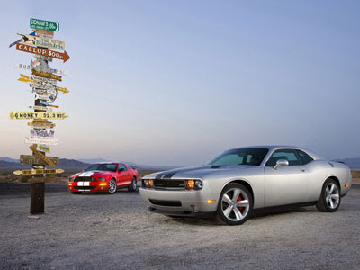 Wallpapers - Dodge Challenger SRT8 (2008) vs. Ford Shelby GT500 (2008)