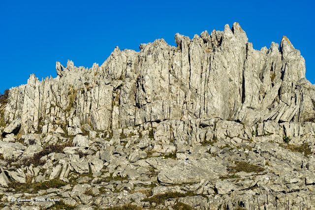 Parque Natural del Gorbea - formaciones del karst por El Guisante Verde Project