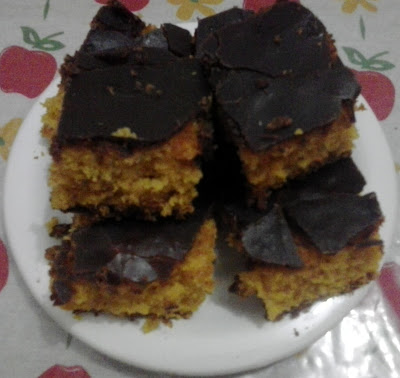 BOLO DE CENOURA COM CROCANCIA