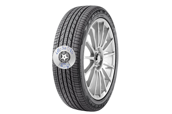 lop-xe-du-lich-goodyear-215-45r17-gia