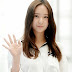 f(x)'s Krystal met fans through Bausch & Lomb's signing event