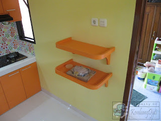 Kitchen Set Minimalis Warna Oranye + Furniture Semarang (Kitchen Set)