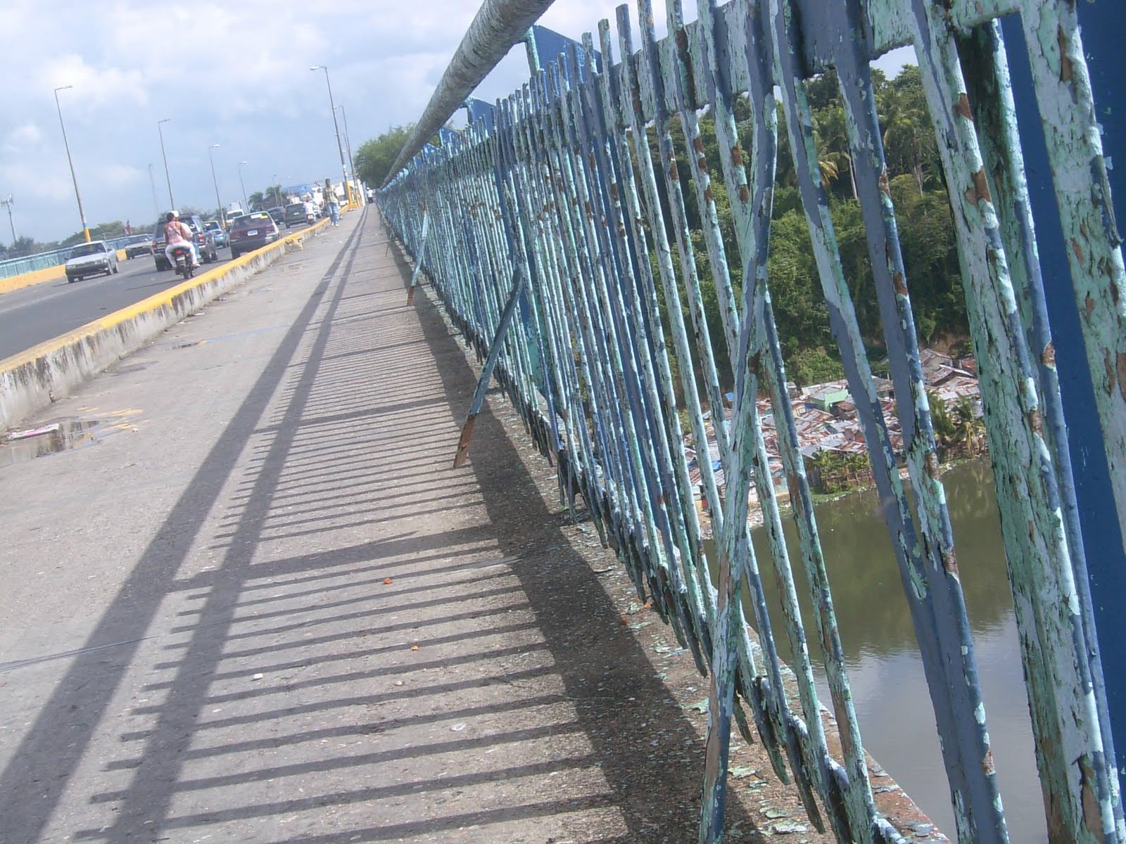 Este puente va a caer - Cancin del Grupo Encanto Cantajuegos