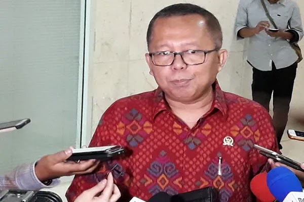 Fadli Zon Nilai Arsul Sani Baru Belajar Menulis Puisi
