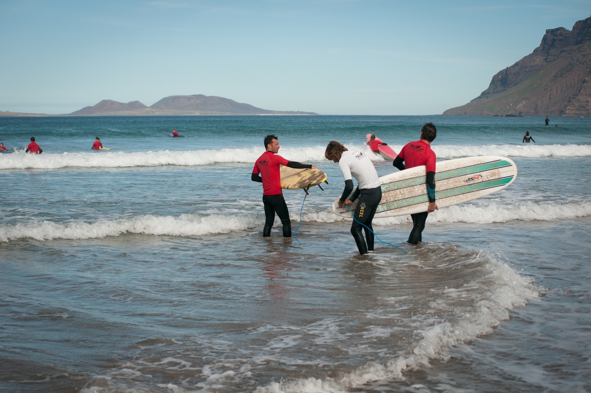 Lectii de surfing pe Playa de Famara, Lanzarote