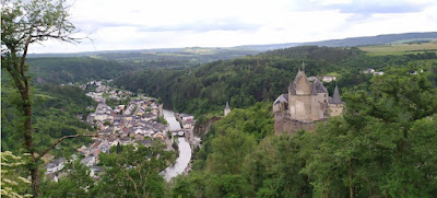 Vistas de Vianden y su castillo. Luxemburgo.