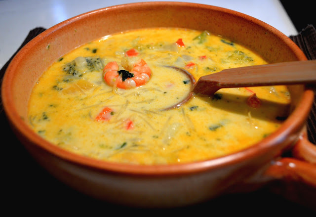 Soupe de crevettes et vermicelles