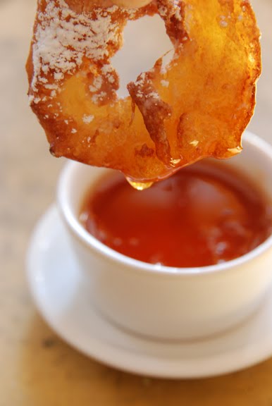 Beignets aux Pommes, Sauce Abricot (Apple Fritters with Apricot Sauce)