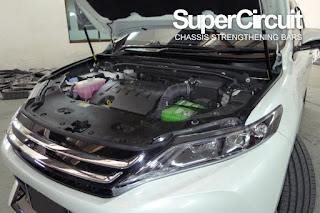 SUPERCIRCUIT Front Strut Bar installed to the Toyota Harrier XU60.