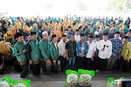 Jelang Ramadhan, Walikota Rudi Didampingi Jefridin Bagikan Sembako kepada Tokoh Agama