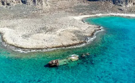 kriti-i-istoria-piso-apo-to-entyposiako-navagio-tis-gramvousas