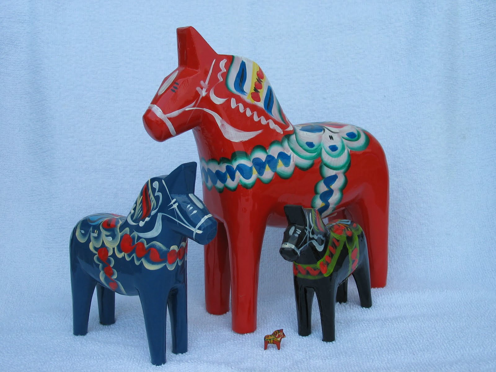 wooden horse toys