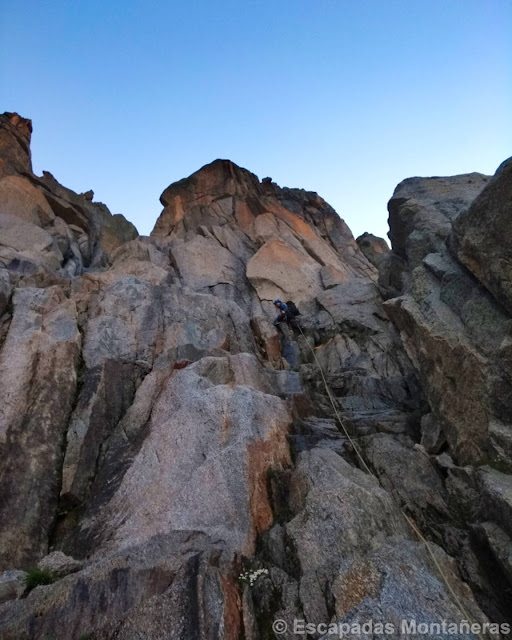 Escalada-Aiguille-du-Moine-primer-tramo