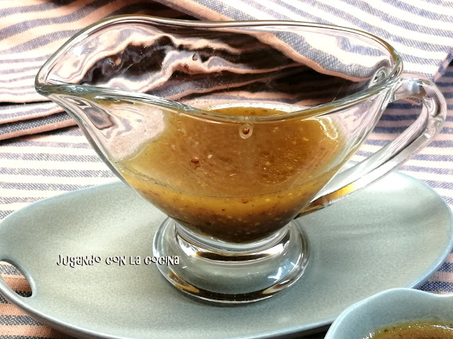 Vinagreta sencilla de mostaza y miel