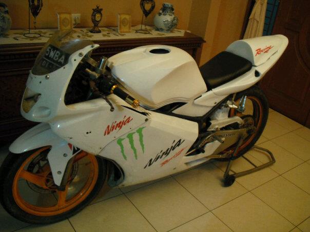 GALLERY MOTOR  SPORT MODIFIKASI NINJA  RR  WARNA  PUTIH 