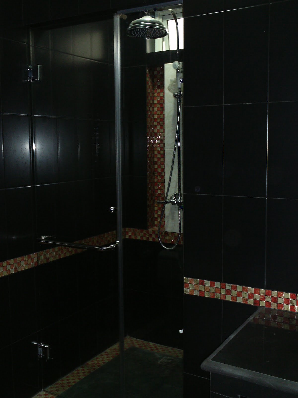 UTAMA ALUMINIUM DAN KACA Kusen aluminium Pintu shower