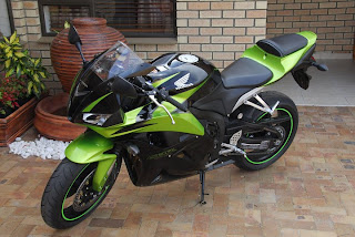 motor honda CBR green goblin