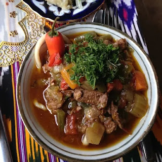 Shurpa uzbecă de carne de vită