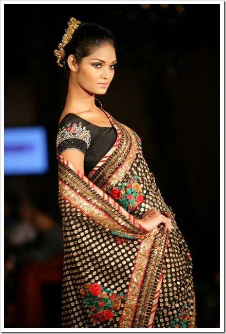 Indian Bridal Wear Collection, Latest Bridal Dresses Collection Indian bridal collection4 Sari