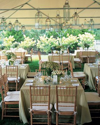 Reception Table Set up Non Traditional Ideas For a Modern Touch 