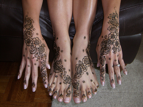 Henna and I am going to try and do DIY Henna Tattoos