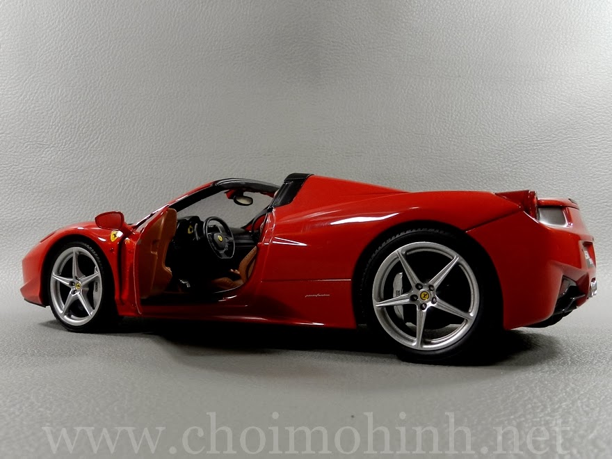 Ferrari 458 Spider 1:18 Hot Wheels door