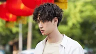 Persiapkan Drama Terbaru, Go Kyung Pyo Ganti Rambut Unik