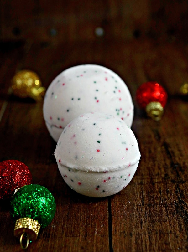 DIY Bath Bombs - with the yummy vanilla scent and sprinkles, these remind me of cakes mix!