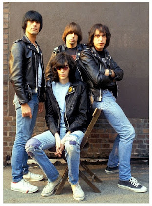 Gaya Jaket Kulit Personil Band Ramones