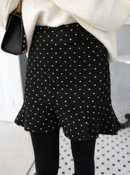  Dotted Ruffled Hem Mini Skirt