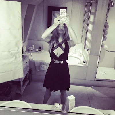 Lindsay Lohan selfie sexy black dress instagram photo