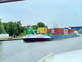 Berufsverkehr auf dem Princess Margriet Kanal