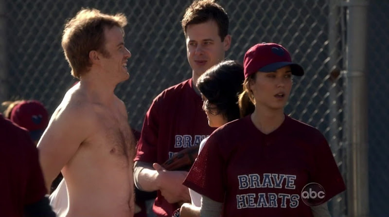 Robert Kazinsky Shirtless on Brothers And Sisters s5e13