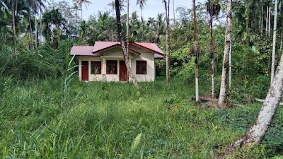Rumah Dinas Camat Sogaeadu,  Dibiarkan Terlantar Tak Berpenghuni