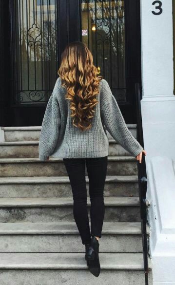 Curly hair style