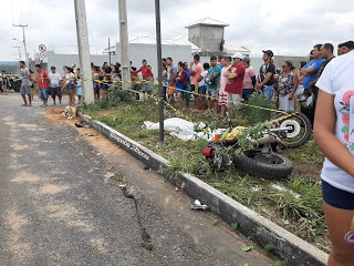 COLISÃO ENTRE CARRO E MOTO DEIXA JOVEM MORTO EM TIANGUÁ