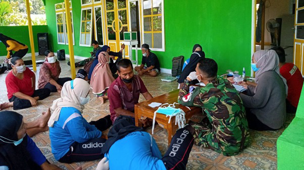 Pemeriksaan Penyakit Tidak Menular Untuk Masyarakat di Lokasi TMMD Ke-111 Kodim 1207/Pontianak