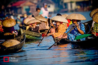 Legenda Batu Menangis dengan gambar Kalimantan Selatan 