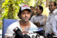 Hrithik celebrates his birthday with media